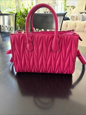 Elegant Quilted Pink Top-Handle Women’s Handbag